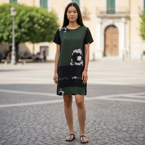 Simply Vera Wang green and black shift dress floral